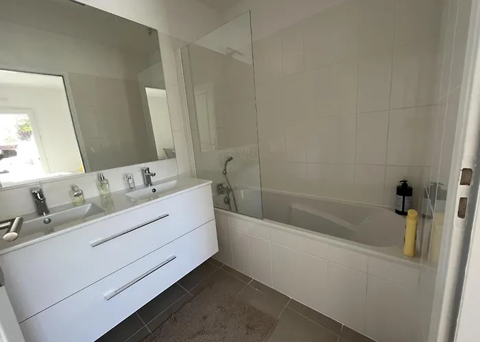 T3 En Centre D'arcachon, 2 Min Plage, 5 Min Gare, Balcon, Parking Sécurisé, Wifi, Ménage Inclus - Fr-1-374-193