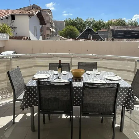 Apartment T3 En Centre D'arcachon, 2 Min Plage, 5 Min Gare, Balcon, Parking Securise, Wifi, Menage Inclus - Fr-1-374-193 Arcachon